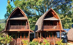 Villa Rumah Kayu Lubuk Minturun
